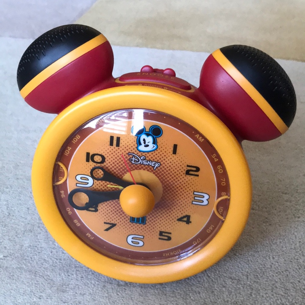🤖4/$40🤖 Disney Mickey FM AM radio alarm clock